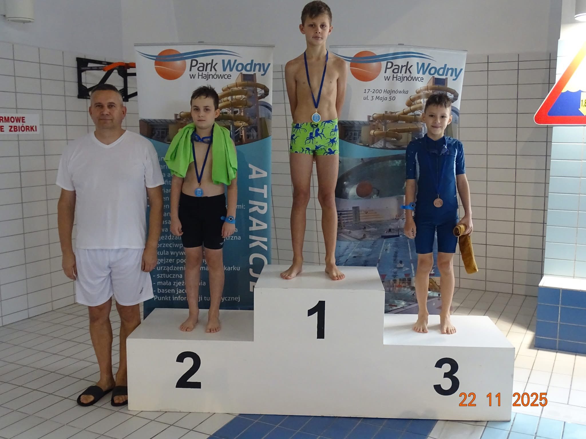 Michał Panasiuk, rocznik 2016, wziął udział w zawodach pływackich